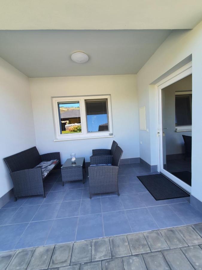 Apartman Kurdejov Hustopece Exterior photo