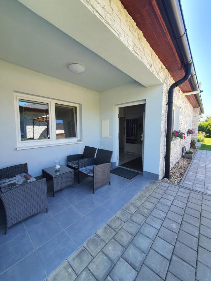Apartman Kurdejov Hustopece Exterior photo